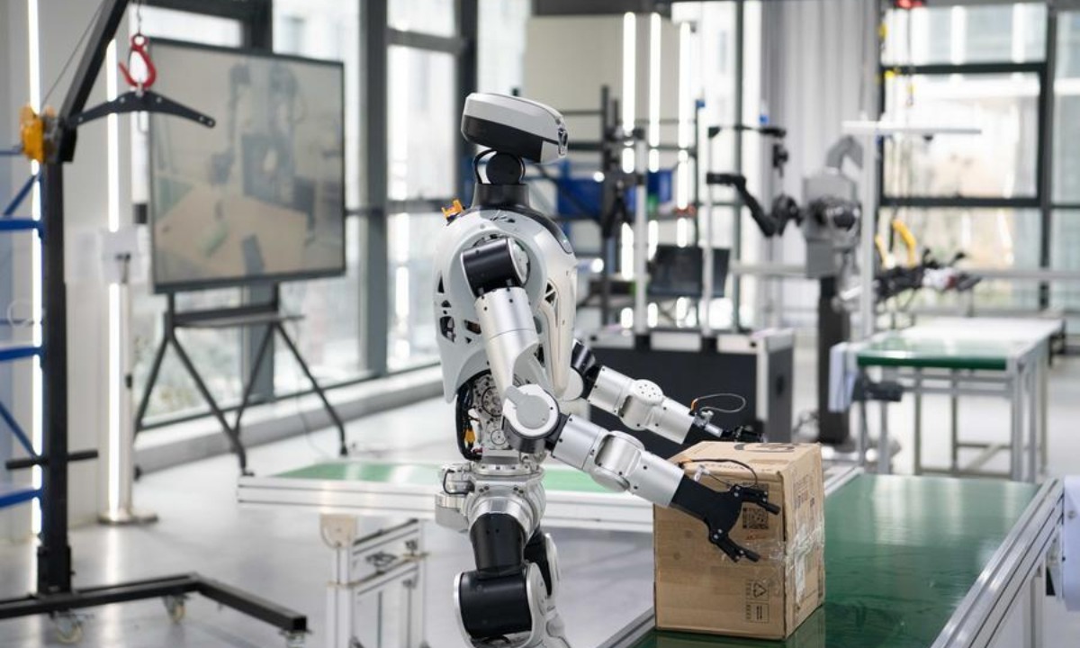 Humanoid Robot Manufacturing Deployment Timeline in Real Factory Settings